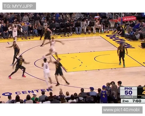 太阳vs勇士前瞻：库里与布克双双缺阵，太阳主场期待复仇战