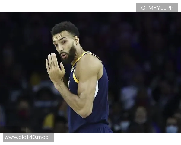 芬奇：不喜欢戈贝尔今天护筐表现，数据不错但没有影响力