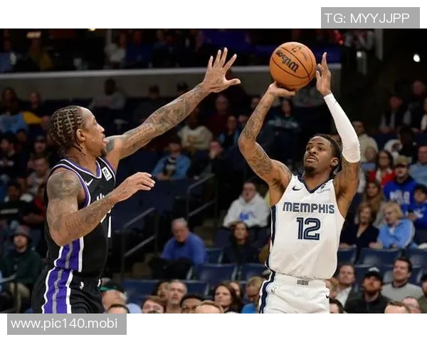 不愧是和莫兰特对喷的男人！文斯-威廉姆斯怒骂+拿球砸裁判 被驱逐出场